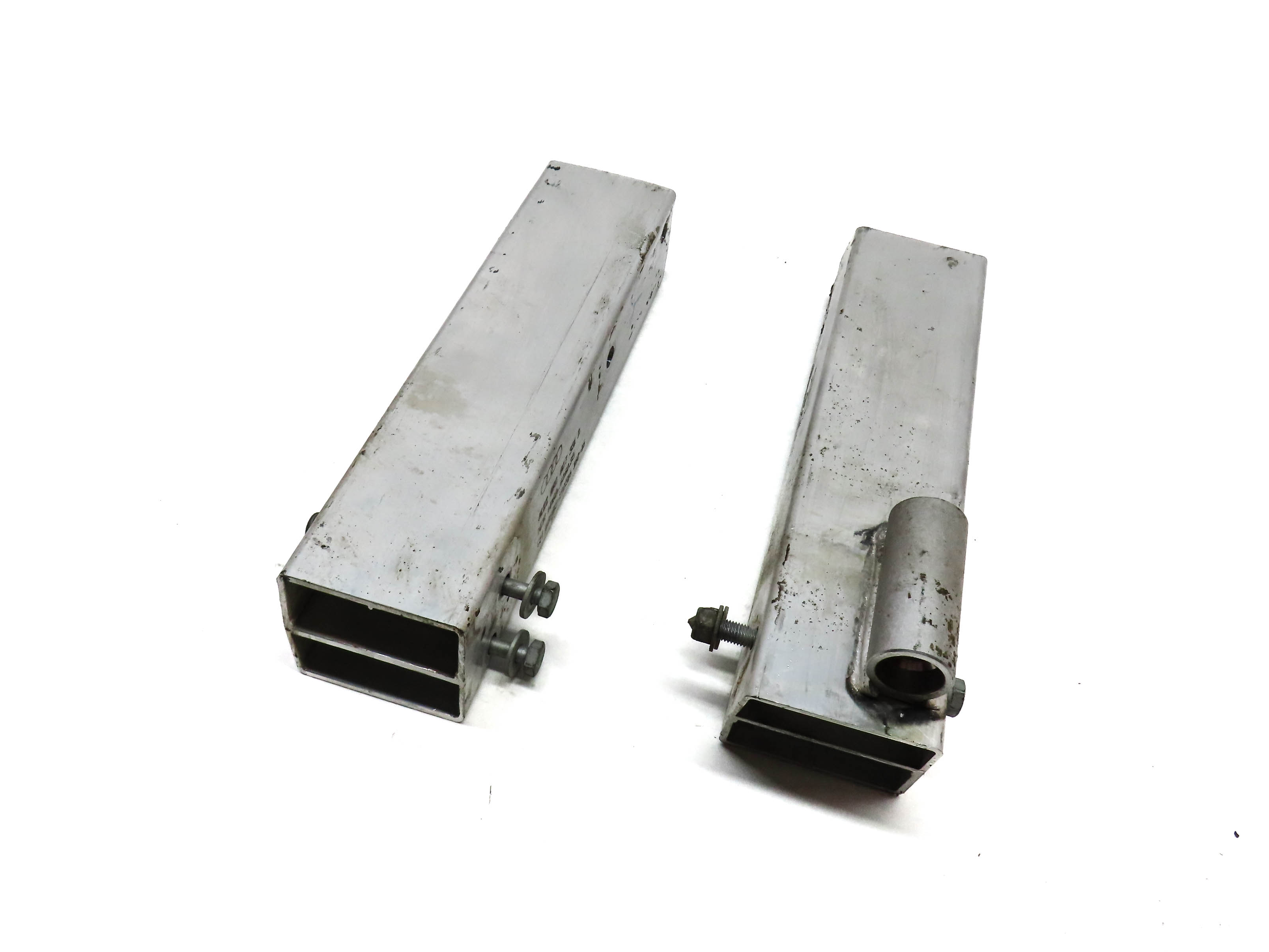 2017 AUDI Q5 (B8 8R) REAR LEFT & RIGHT BUMPER BAR SUPPORT BRACKET SET-2 — exact item pictured